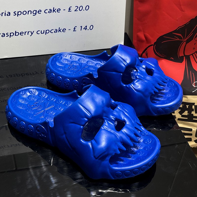 New Summer Personalized Slides for Women Men Soft Slipper Flat Unisex Couple Stylish Skull Design Slippers