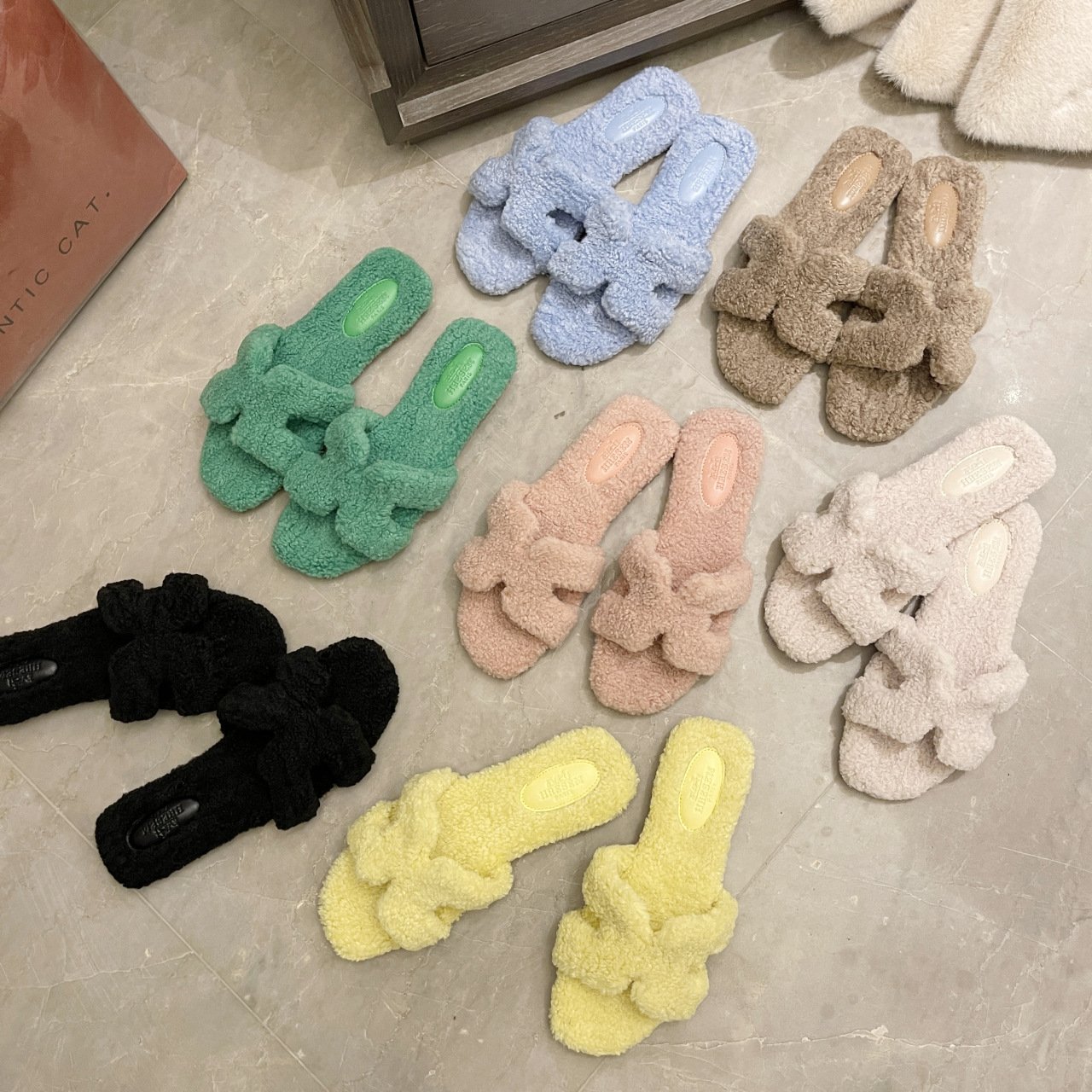 Women Winter Fancy Indoor Faux Fur Slide for Outdoor Lady Casual Soft Warm Faux Suede Slide Slippers Shoes