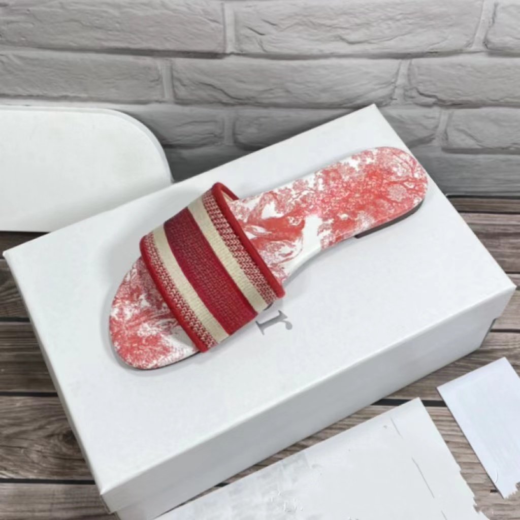 High Quality big Brand Designer embroidery Ladies Slippers luxury 2024 Summer Beach Casual Shoes brand Women's Flat Slippers
