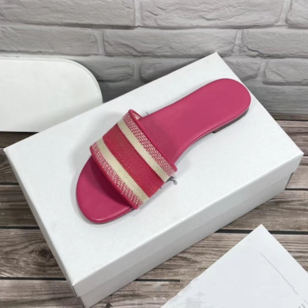 High Quality big Brand Designer embroidery Ladies Slippers luxury 2024 Summer Beach Casual Shoes brand Women's Flat Slippers