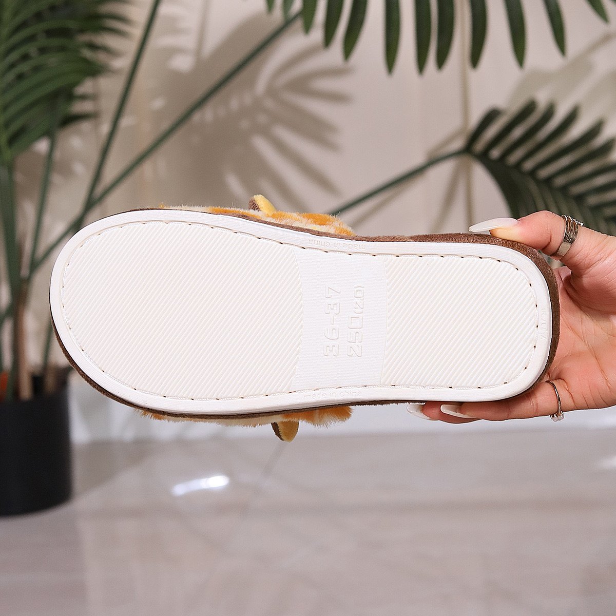 Coral Fleece Slides Slippers Flats Fluffy Home Slides Shoes Women Slides Slippers In Stock