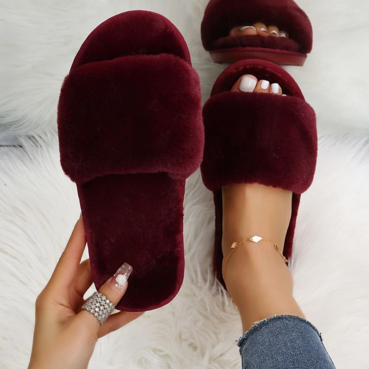 New arrival custom logo cotton fur slippers sip on ladies rhinestone plush indoor slides designer women's furry house slippers