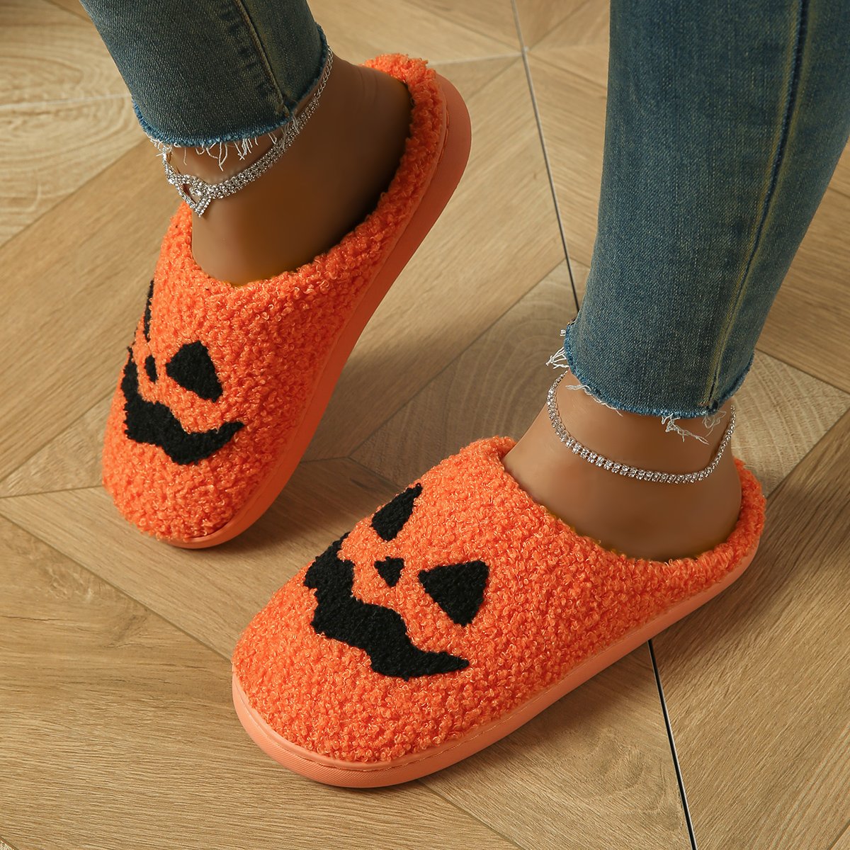 Wholesale Women's Warm Plush Slides Slippers Fur Fuzzy Halloween Pumpkin Home Slippers