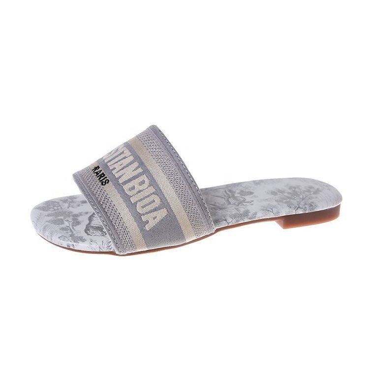 2023 new arrival Designer Women Summer Outdoor Slides Women sandals Slippers Walking Style flat Sandals for Ladies Wholesale