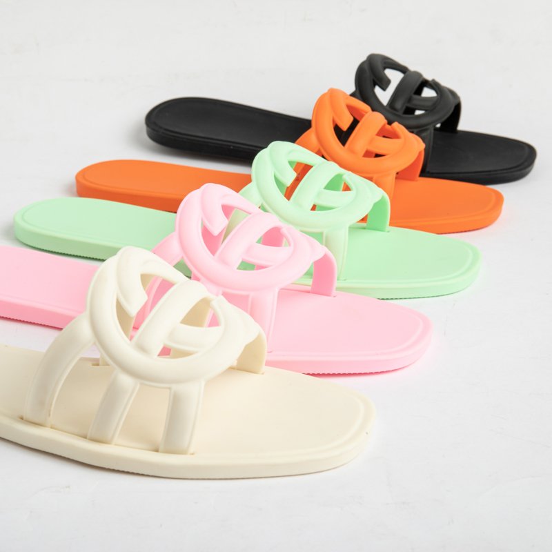 New Fashion Wholesale Summer Beach Hot Sell Trend Square Toe Versatile Slides jelly flat Slipper sandals for women and ladies
