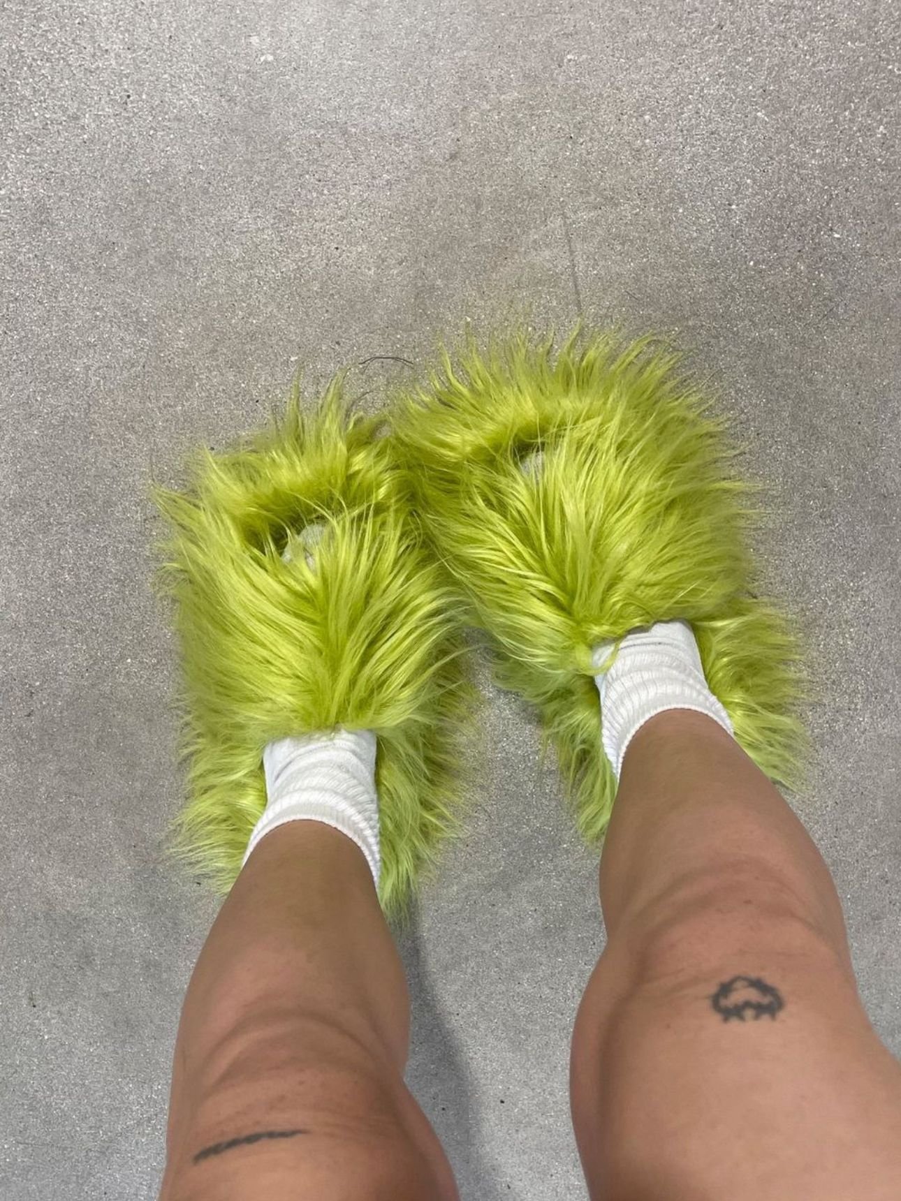 BUSY GIRL RS4814 mongolian fur slides 22 colors big size 46 winter fashion olive green white pink faux fuzzy slippers for women