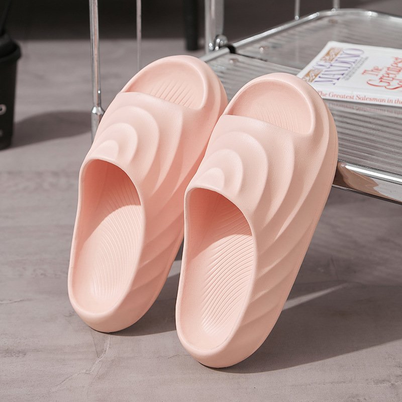 Custom Logo EVA Soft Sole Shower Slippers Thick-Feature House Bathroom Sandals Pillow Cloud Platform Slide Shoes Summer Beach