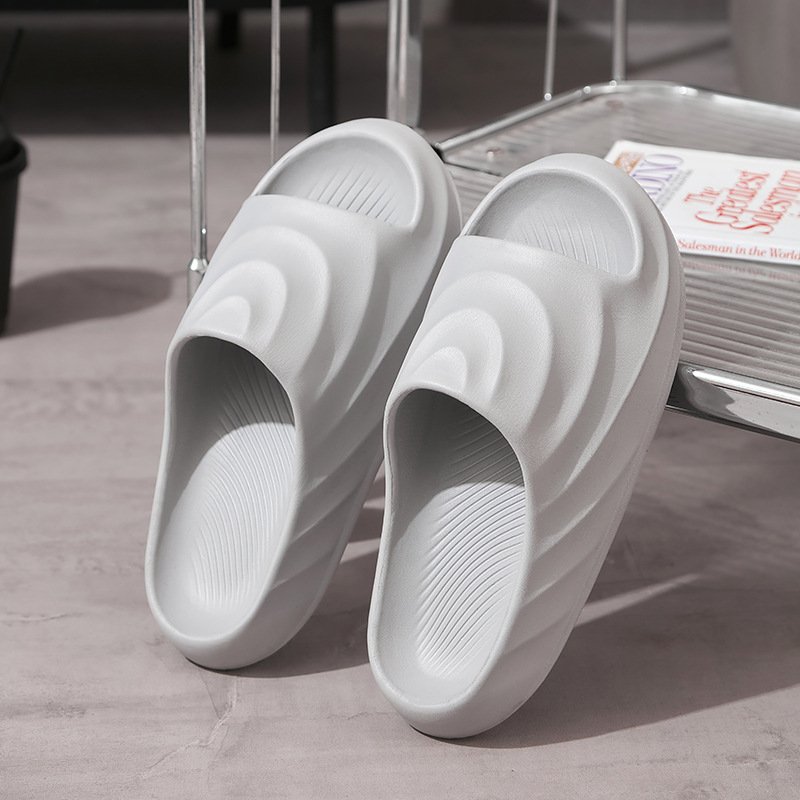 Custom Logo EVA Soft Sole Shower Slippers Thick-Feature House Bathroom Sandals Pillow Cloud Platform Slide Shoes Summer Beach