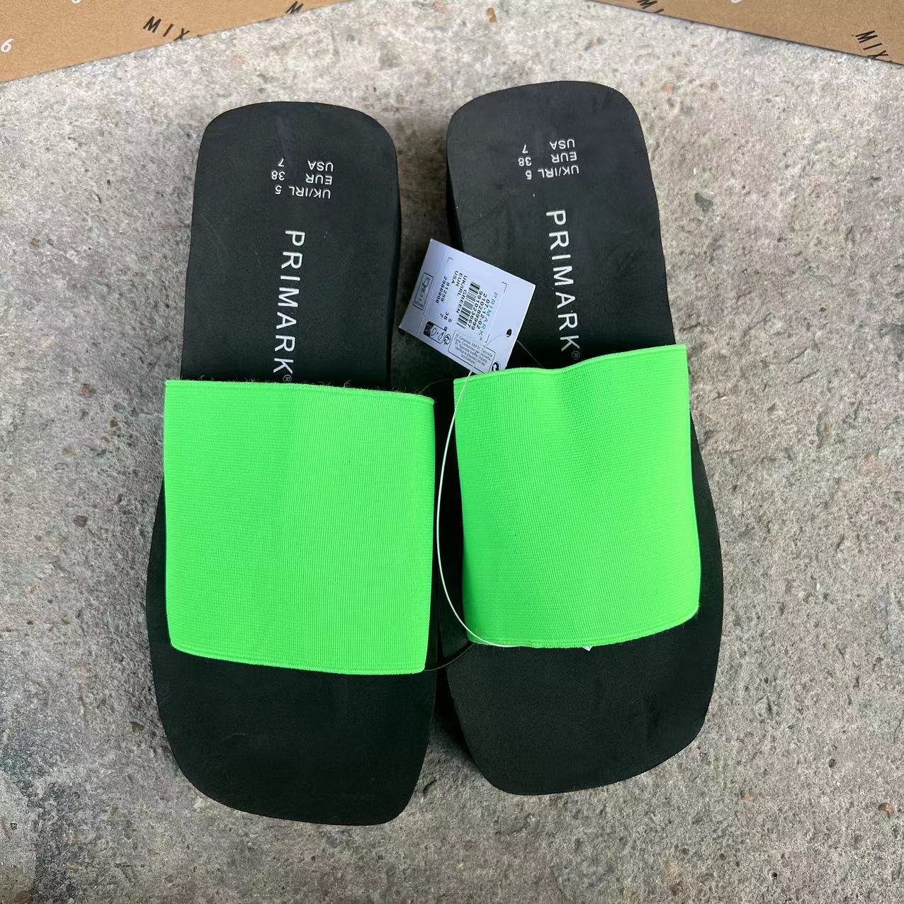 2024 Hot Selling Fashion Candy Color 4cm Platform Slippers Popular Designer Sandals Trendy Women's Slippers