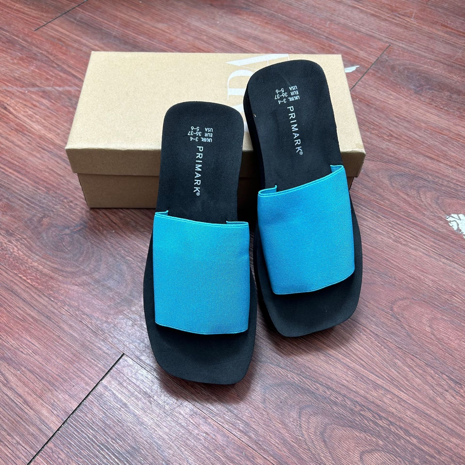 2024 Hot Selling Fashion Candy Color 4cm Platform Slippers Popular Designer Sandals Trendy Women's Slippers