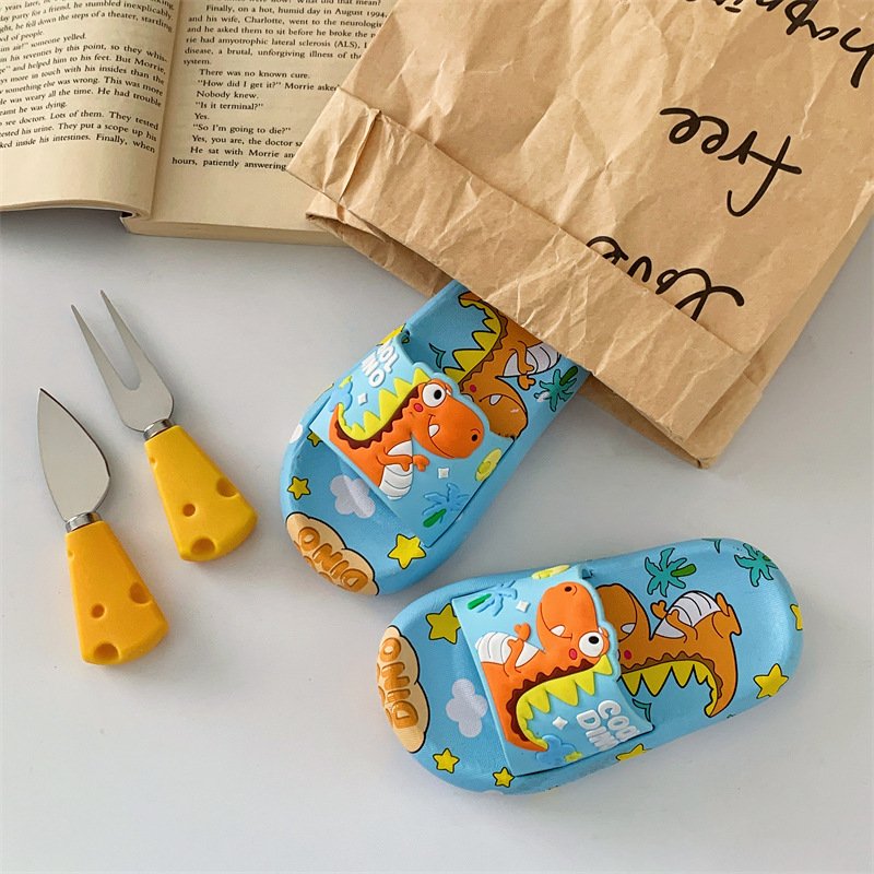 Children's Sandals and Slippers Outdoor Indoor Slides Footwear Bath Soft Bathroom Boy Girls Slippers PVC Summer EVA Customized