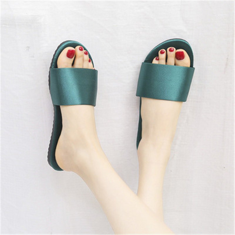 Women Fashion Slides Big Size Indoor Outdoor Slippers Summer Flat Shoes Woman Sandals Anti Slip Ladies Home Slippers R1790