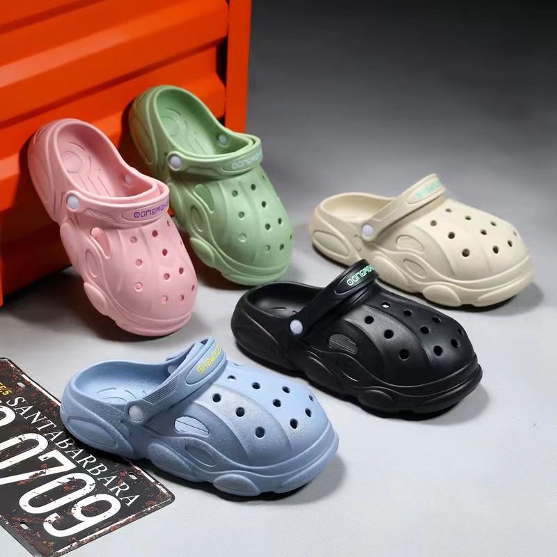 2024 factory customized anti slip thick soled sandals suitable for both men and women Eva beach slippers clogs garden shoes