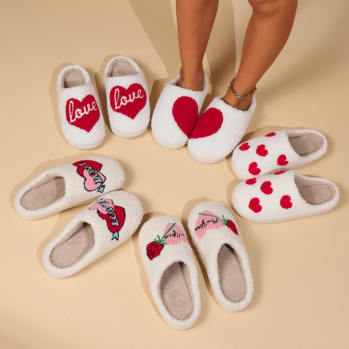 Valentine's Gift Hot Sale Winter Indoor Furry Slippers Female Love Heart Slippers Lovely Warm Room Slides Slipper