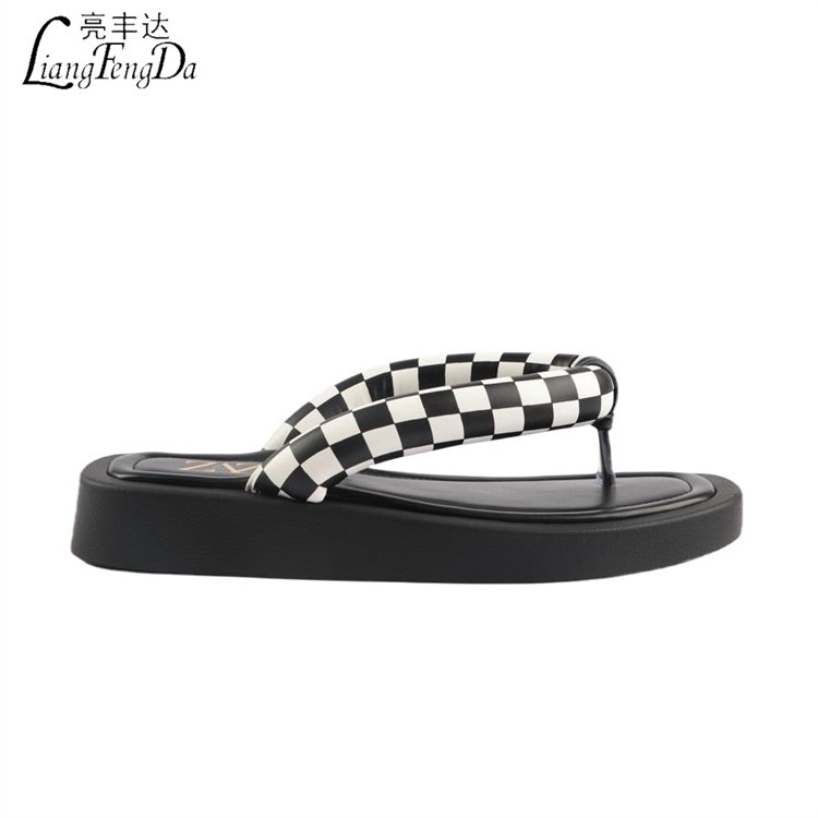 High Quality Summer Beach Flat Flip-flops Slippers Fashion Casual Slides Slippers For Women And Ladies heel protection