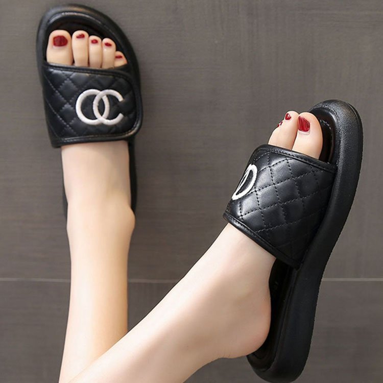 Flat Slippers Fashion Brand Outdoor Beach Women's Slides Slippers ladies female fashion flat slippers