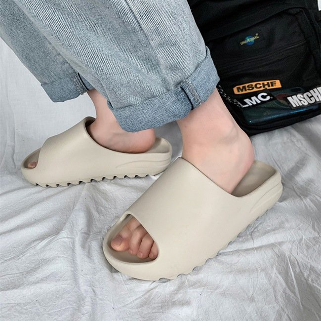 Factory direct 2021 wholesale mens unisex color soft zapatillas pantooufles yezzy slides slippers