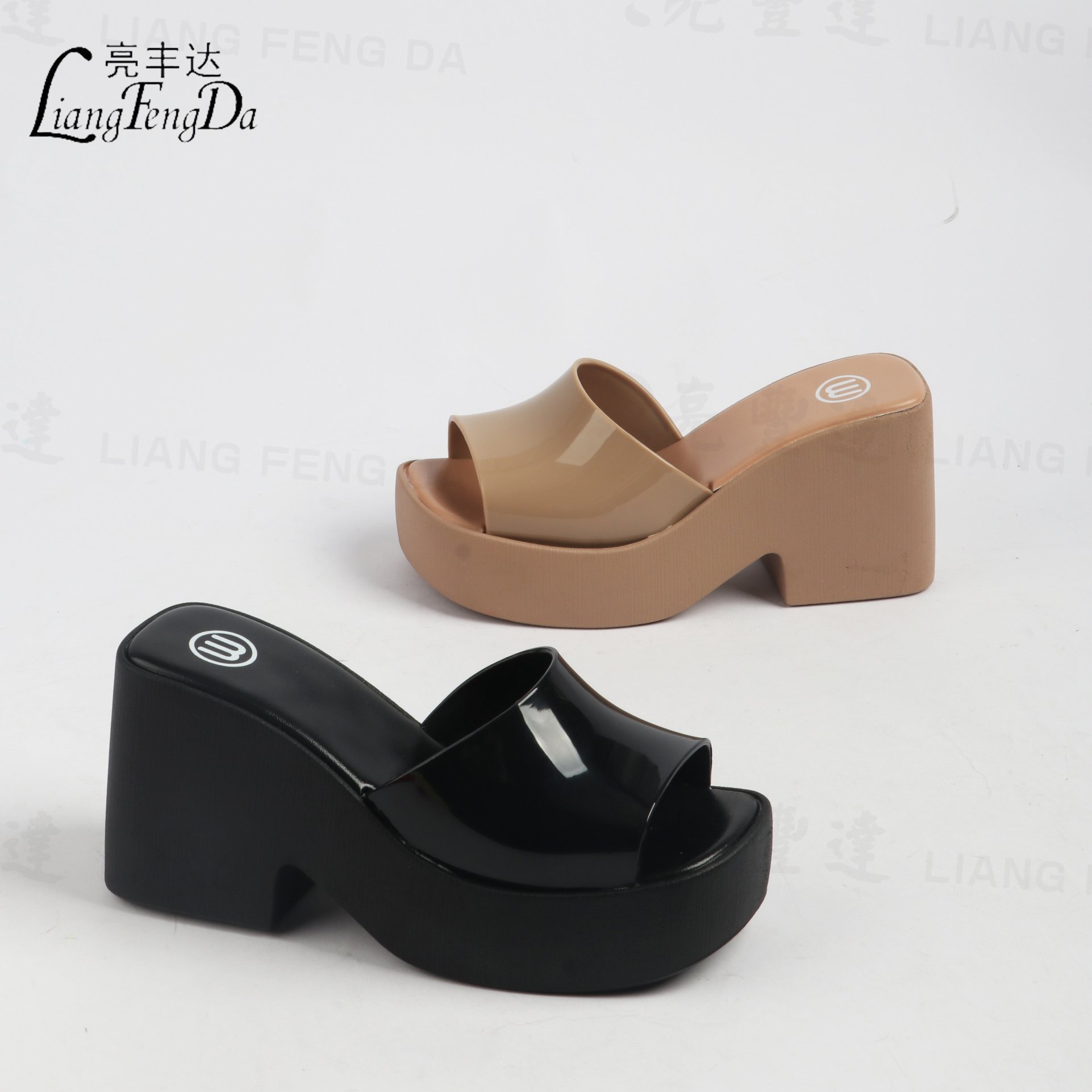 Platform Slide Slippers Casual Outdoor Shoes Design Crystal New Summer Jelly High-heeled Waterproof PVC for Women Fancy Ladies