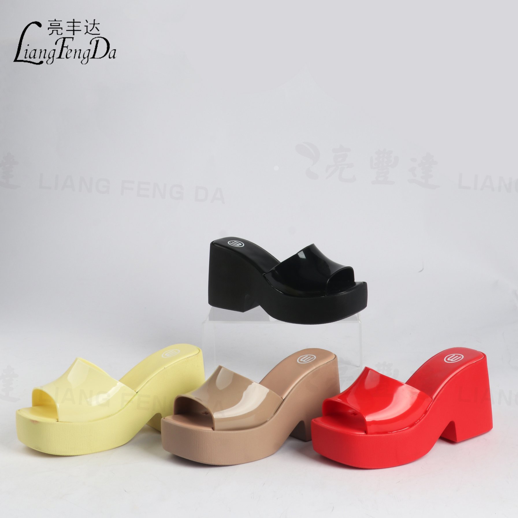 Platform Slide Slippers Casual Outdoor Shoes Design Crystal New Summer Jelly High-heeled Waterproof PVC for Women Fancy Ladies