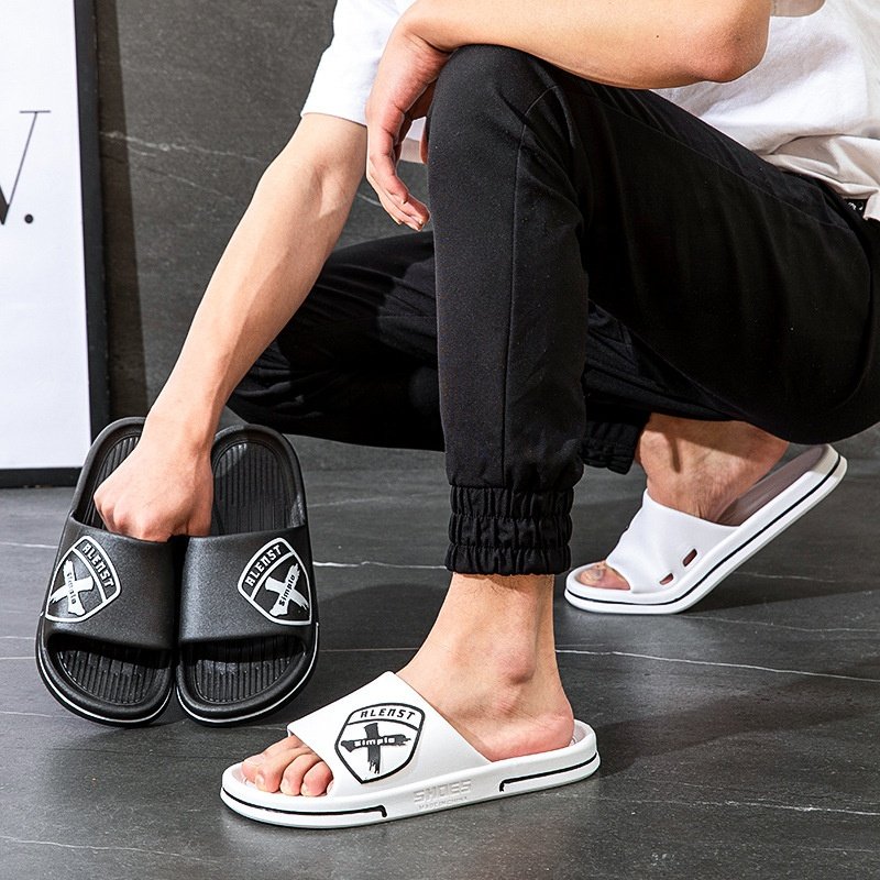 2023 New Trend Men's Outer Wear Home Slide Bathroom Non-slip Thick Bottom Wear-resistant Men's Slippers