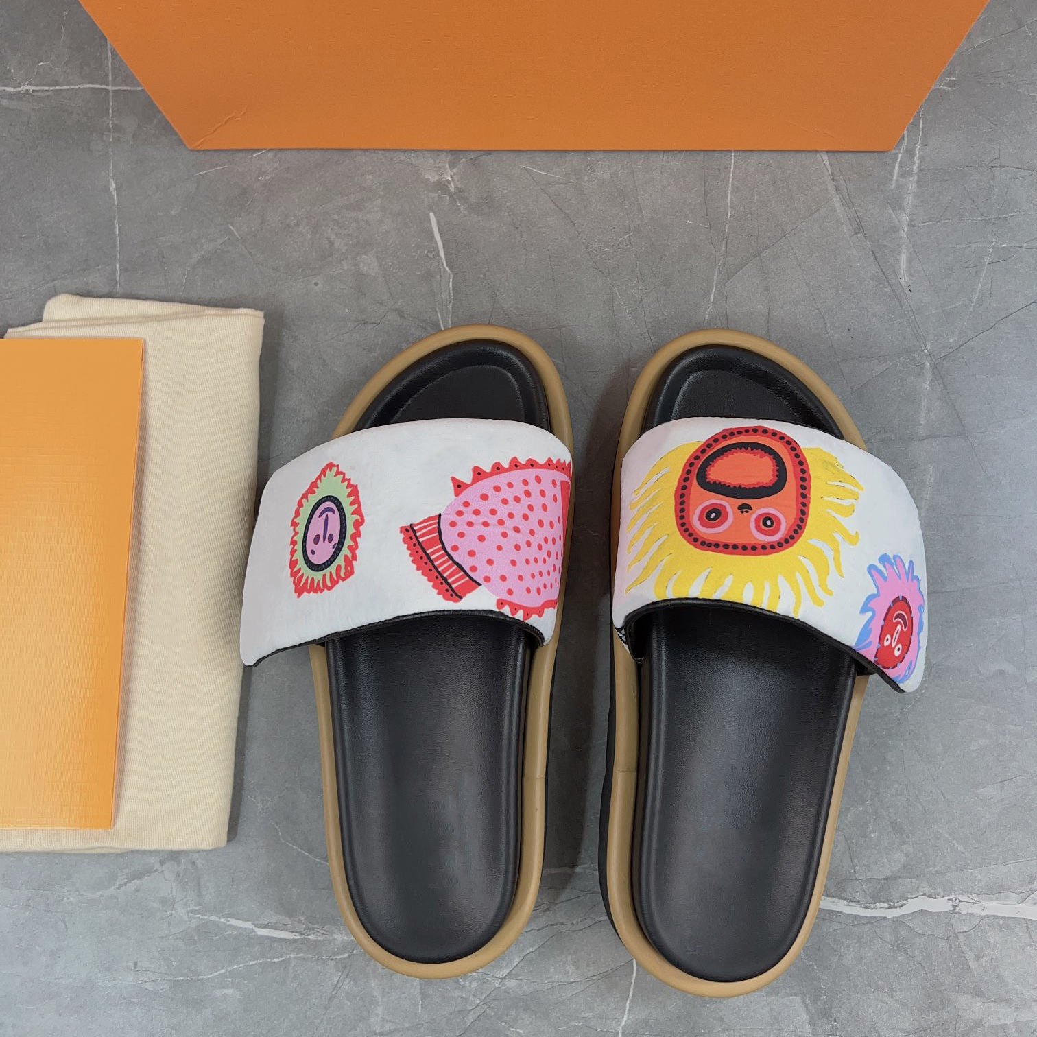 2024 New High Quality Slope Heel Anti-slip Female Women Slippers Women Flip Flop For Summer Beach