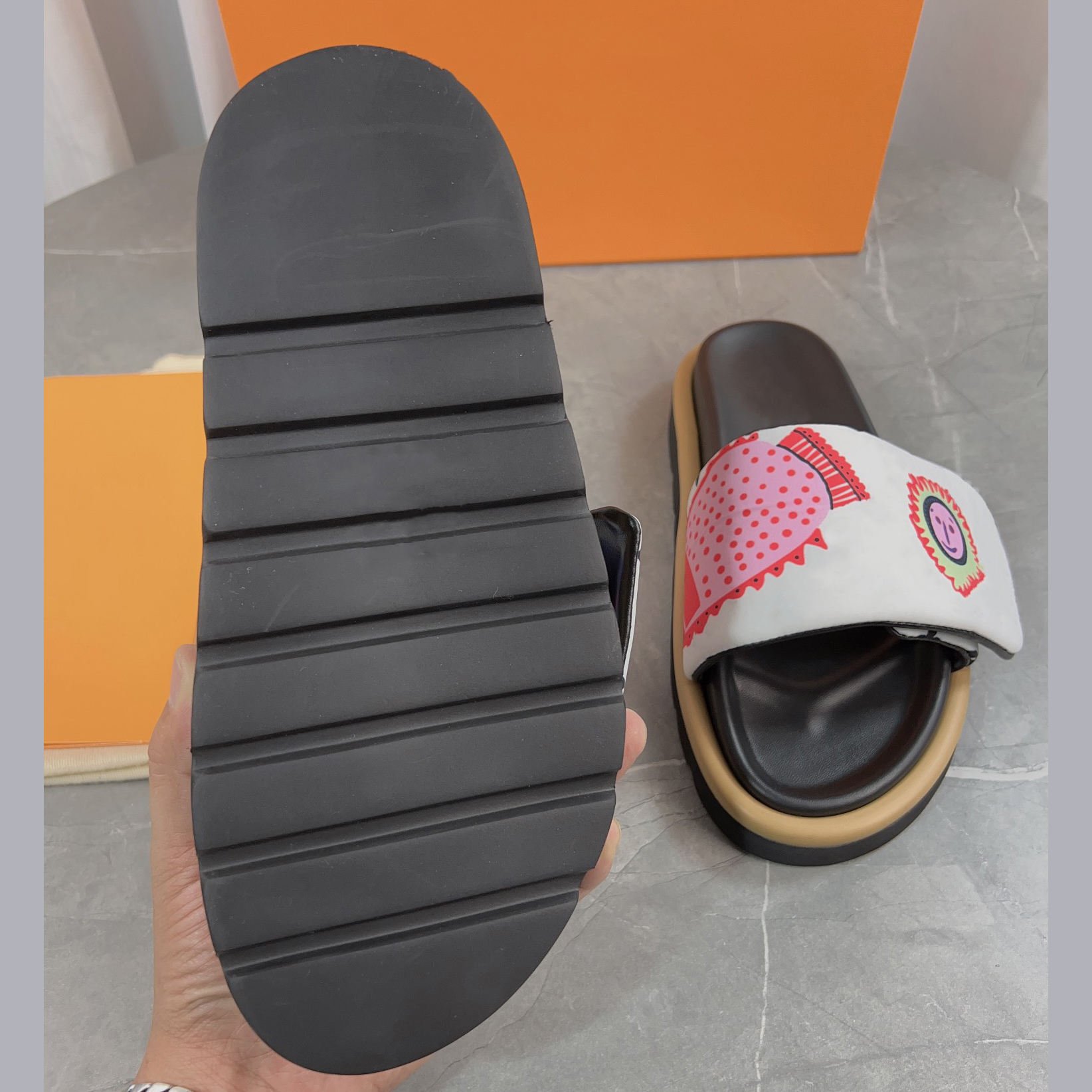 2024 New High Quality Slope Heel Anti-slip Female Women Slippers Women Flip Flop For Summer Beach