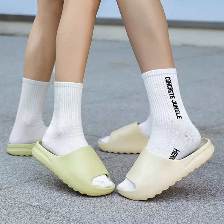 EVA material men's slide slippers summer couple home thick sole massaging slipper anti slip men's indoor slippers