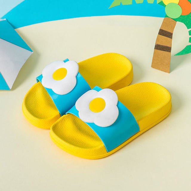 Wholesale Custom summer Cute Cartoon Animal Strawberry Shower Outdoor Beach Pool Non-slip Soft Sole pvc Slippers for kids