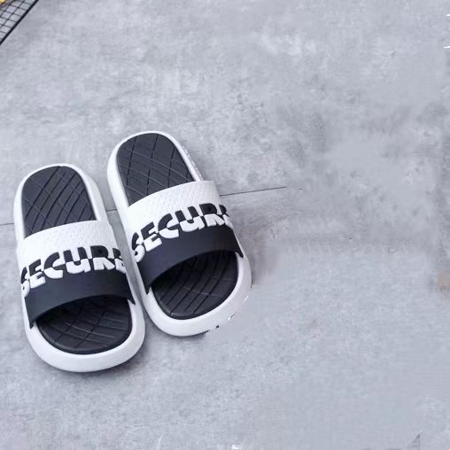 2024 New Summer Men Non-Slip Thick Sole Durable Fashion Beach Sandals Slides Slippers Casual Bathroom