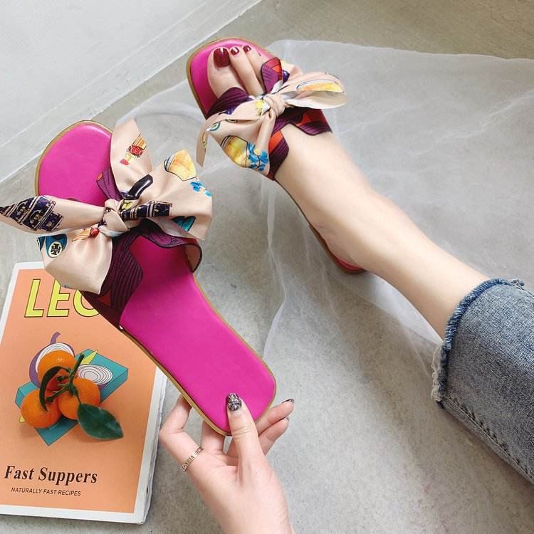 New Desgin Fashion Trend Bow Ribbon Tied Sandals Women Exquisite Flat Sandals Outdoor Slide Slippers For Women Ladies