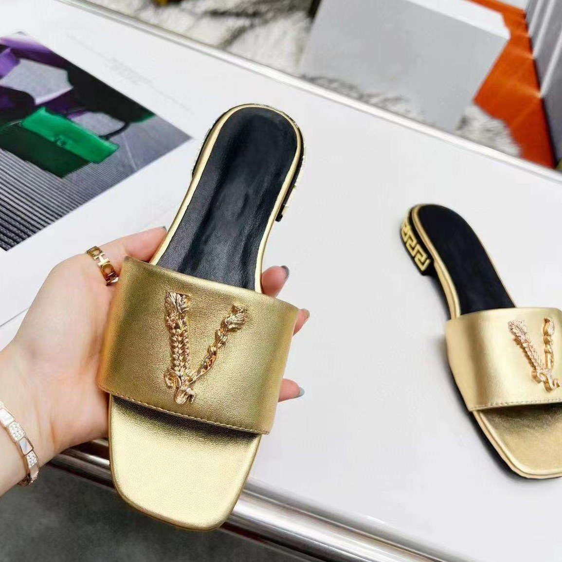 2024 Top Glvench Hot Sale Designer Brand Luxury Women Slide Sandals Open Toe Summer Fashion Ladies Slippers
