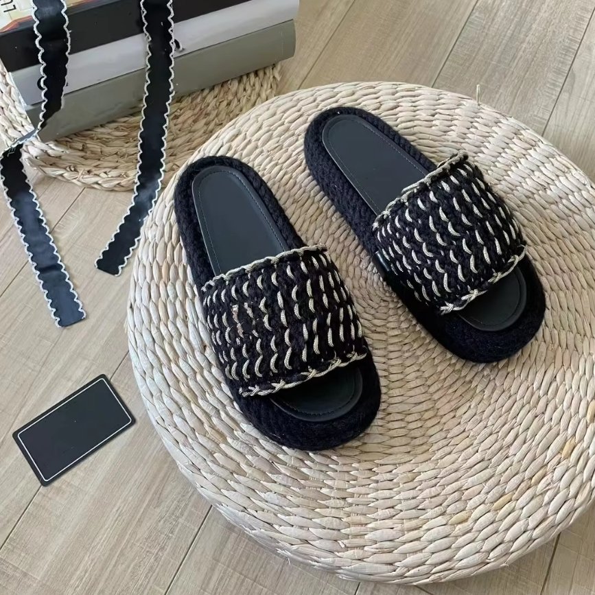 2024 CC ladies beach slipper ladies casual slip on slide shoes designer slipper women famous brands luxury slipper for women