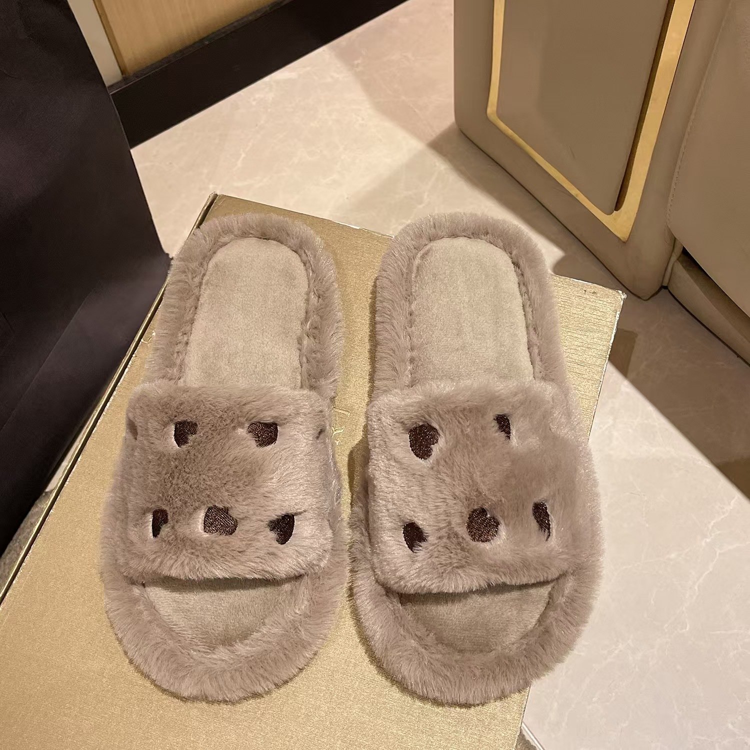 Women Slippers Furry Indoor Cotton Shoes Warm Comfort Lightweight Slides Fuzzy Plush Female Casual Slippers
