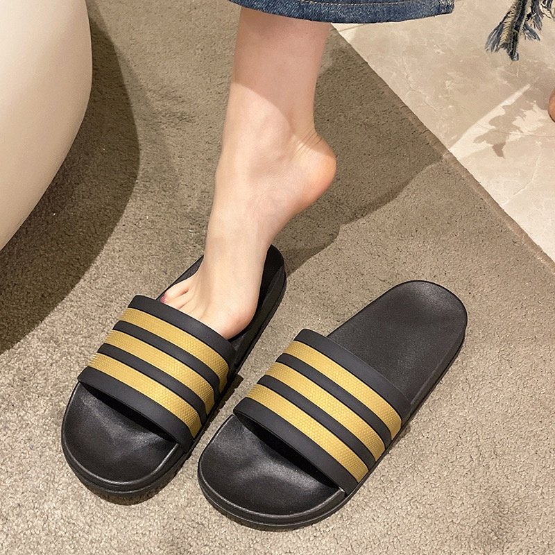 New Arrival Unisex Large Size Comfortable Slippers Stripe Design Non Slip Beach Slides Sandals For Outdoor