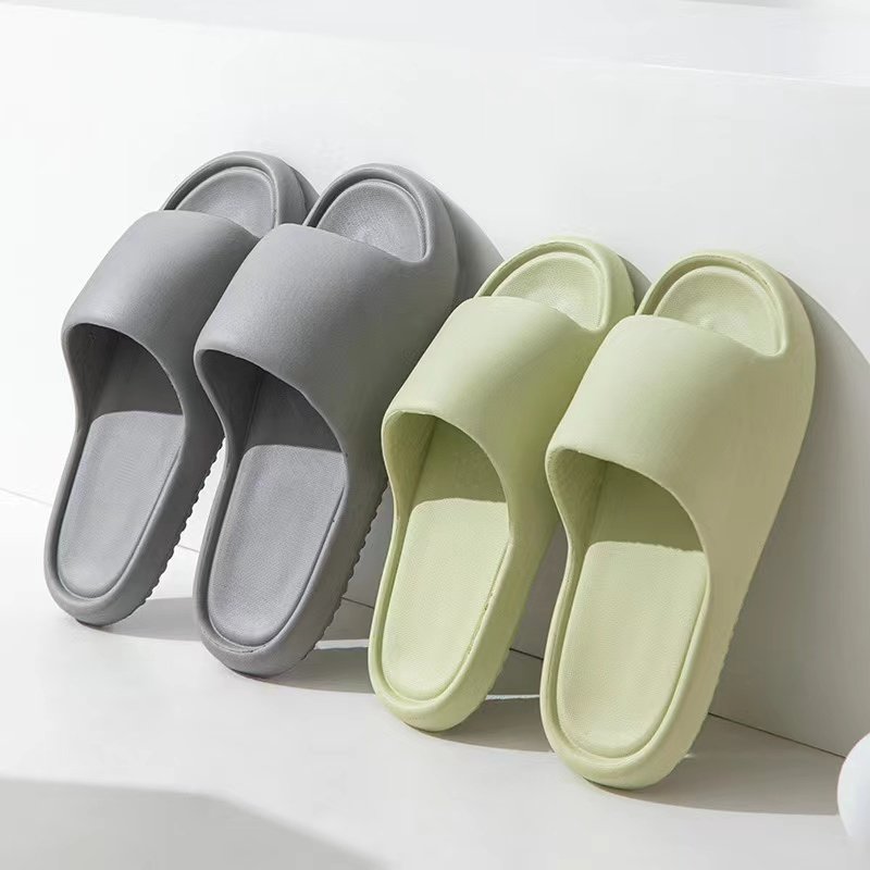 Platform slippers for women in summer wear soft soft soles lightweight home with couples indoor simple cool shoes for men