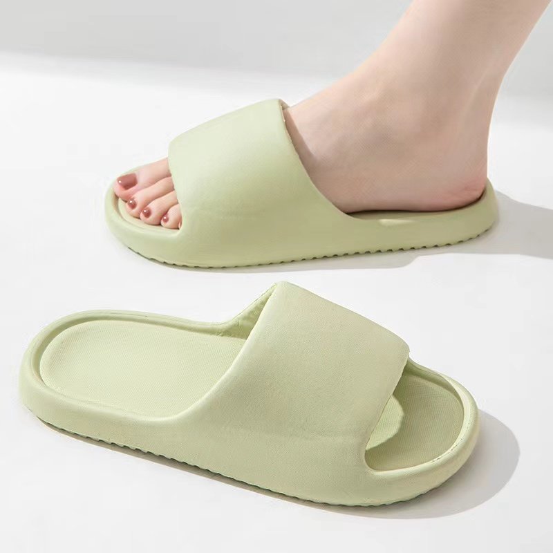 Platform slippers for women in summer wear soft soft soles lightweight home with couples indoor simple cool shoes for men