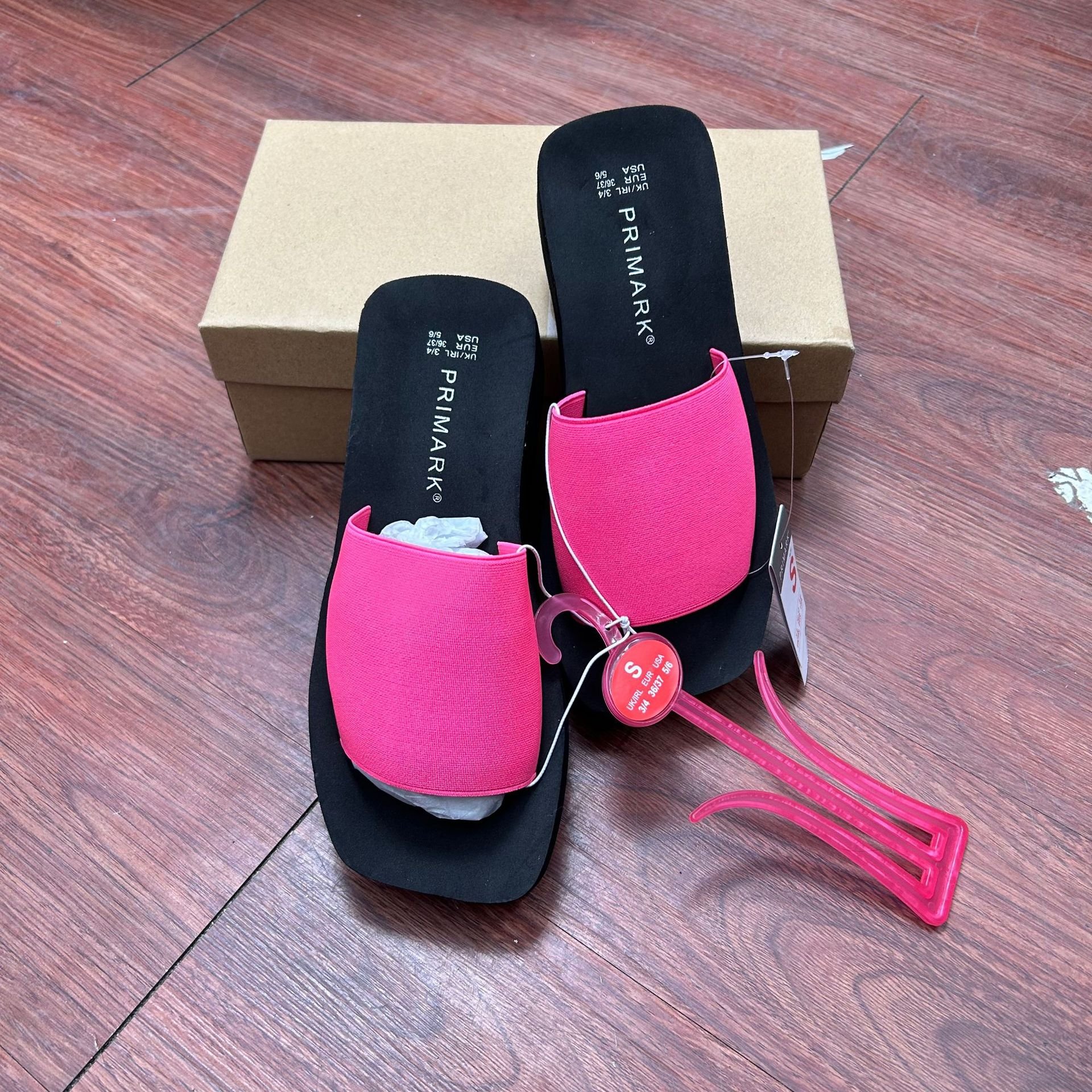 2024 Hot Selling Fashion Candy Color 4cm Platform Slippers Popular Designer Sandals Trendy Women's Slippers