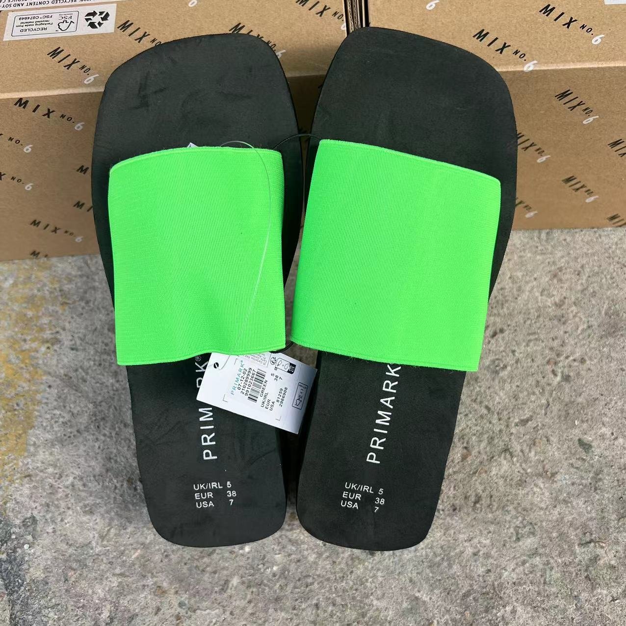 2024 Hot Selling Fashion Candy Color 4cm Platform Slippers Popular Designer Sandals Trendy Women's Slippers