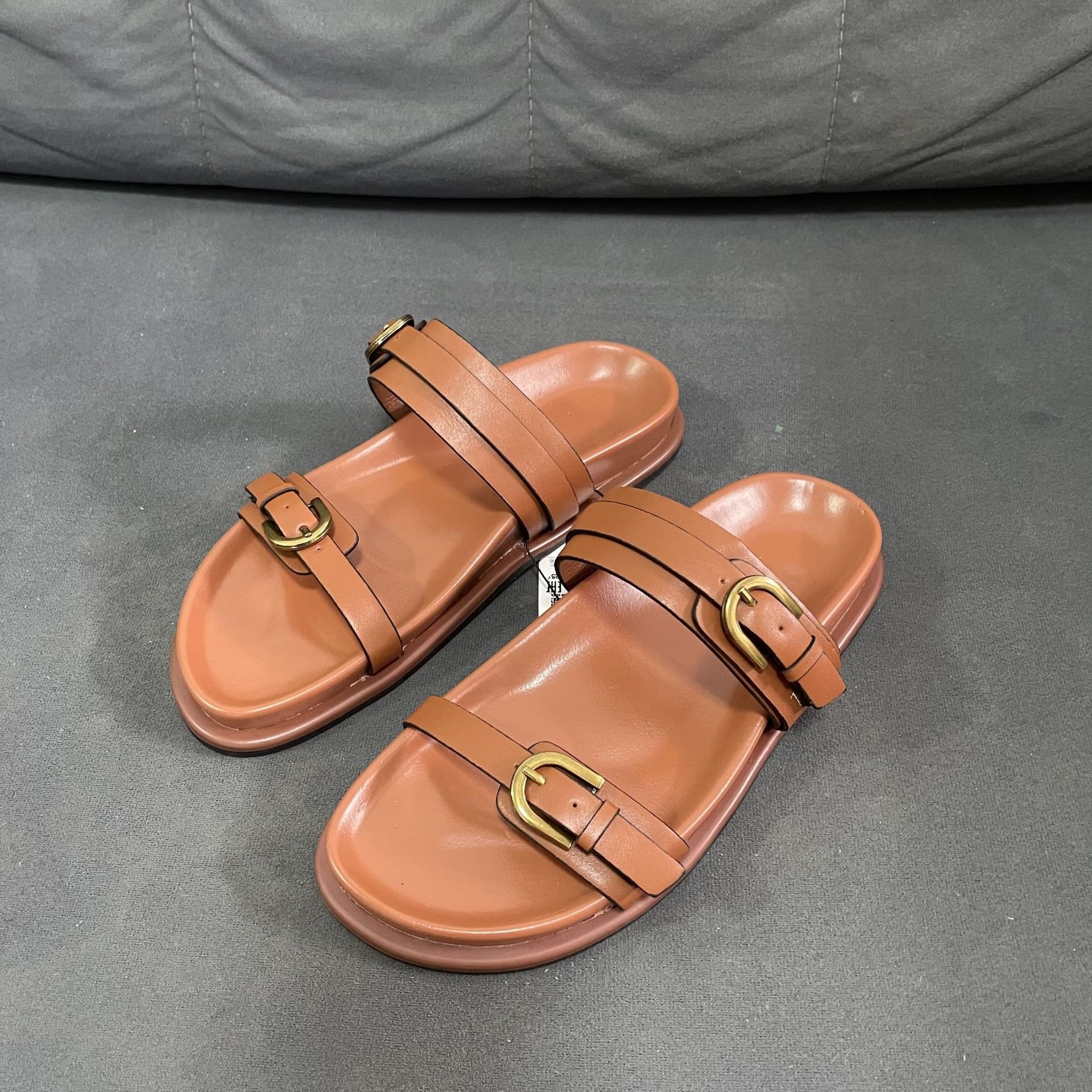 High Quality Ladies Flat Sandals Summer Beach Shoes Female Fashion Leather Sandals Slippers Outdoor Women Slides Slippers