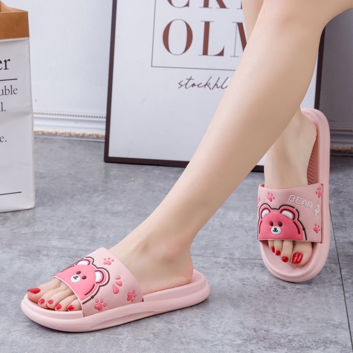New Cute Cartoon Non-Slip and Women Soft Sole Beach Sandals Slides Slippers for Summer Bath