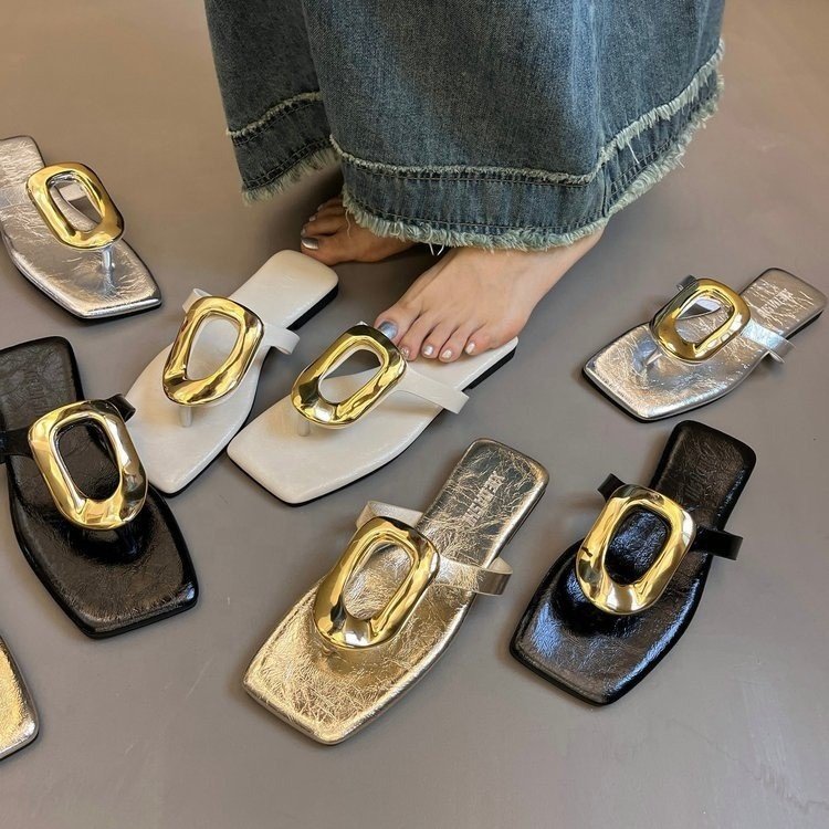 Women Slippers Vacation Casual Women's Outer Fashion All-match Net Celebrity Flat-bottomed European and American Lazy Sandals