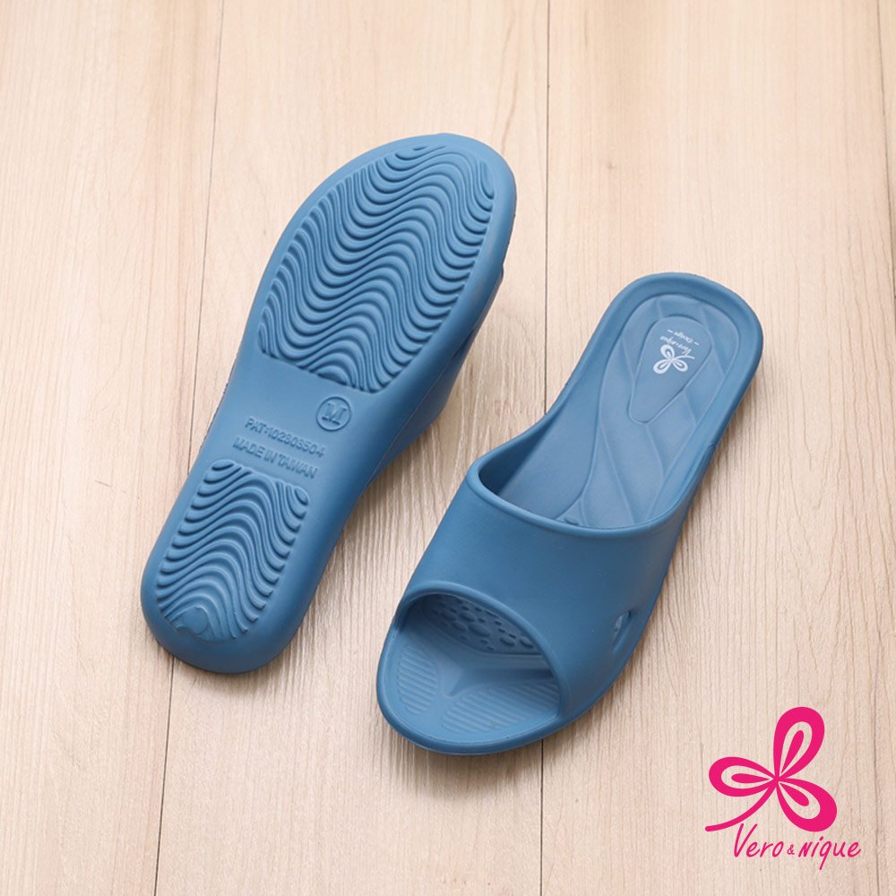 Vero&nique blue lightweight non-slip slides slippers