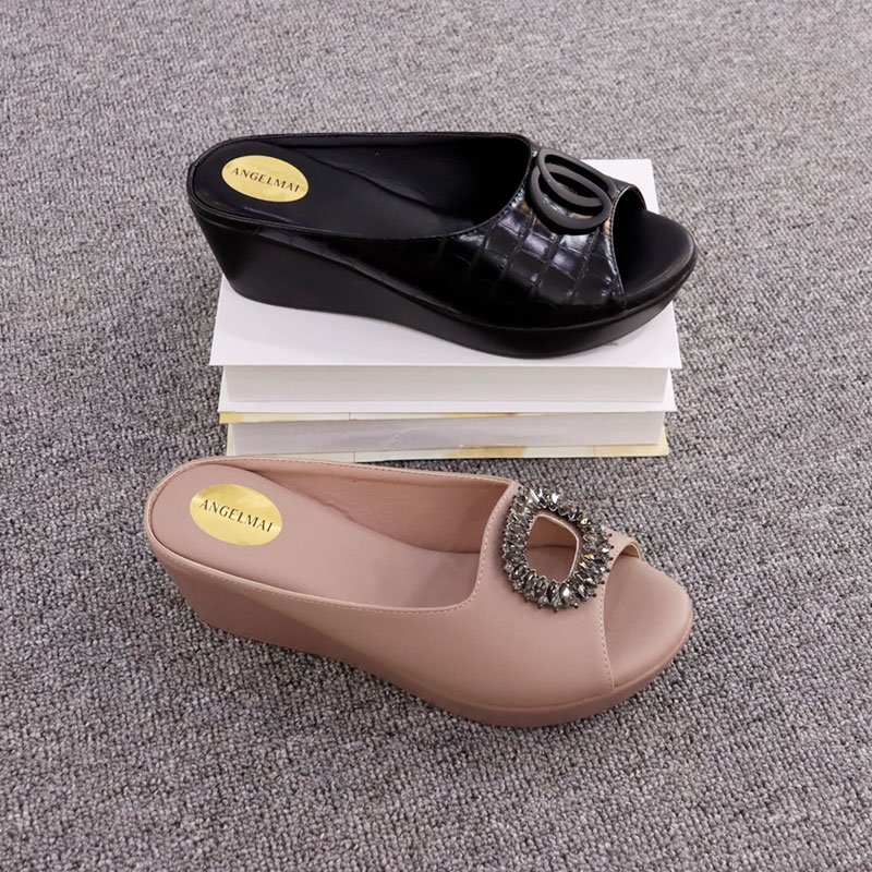 New fashion chunky wedge women sandals diamond buckles soft cozy ladies slippers shoe wedges slides sandals for ladies