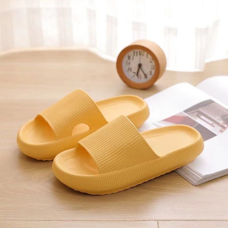 New Product 2024 Eva Pillow Soft Slides Thick Platform Casual Sandals Pillow Slides Cloud Slippers Indoor Slippers Eva