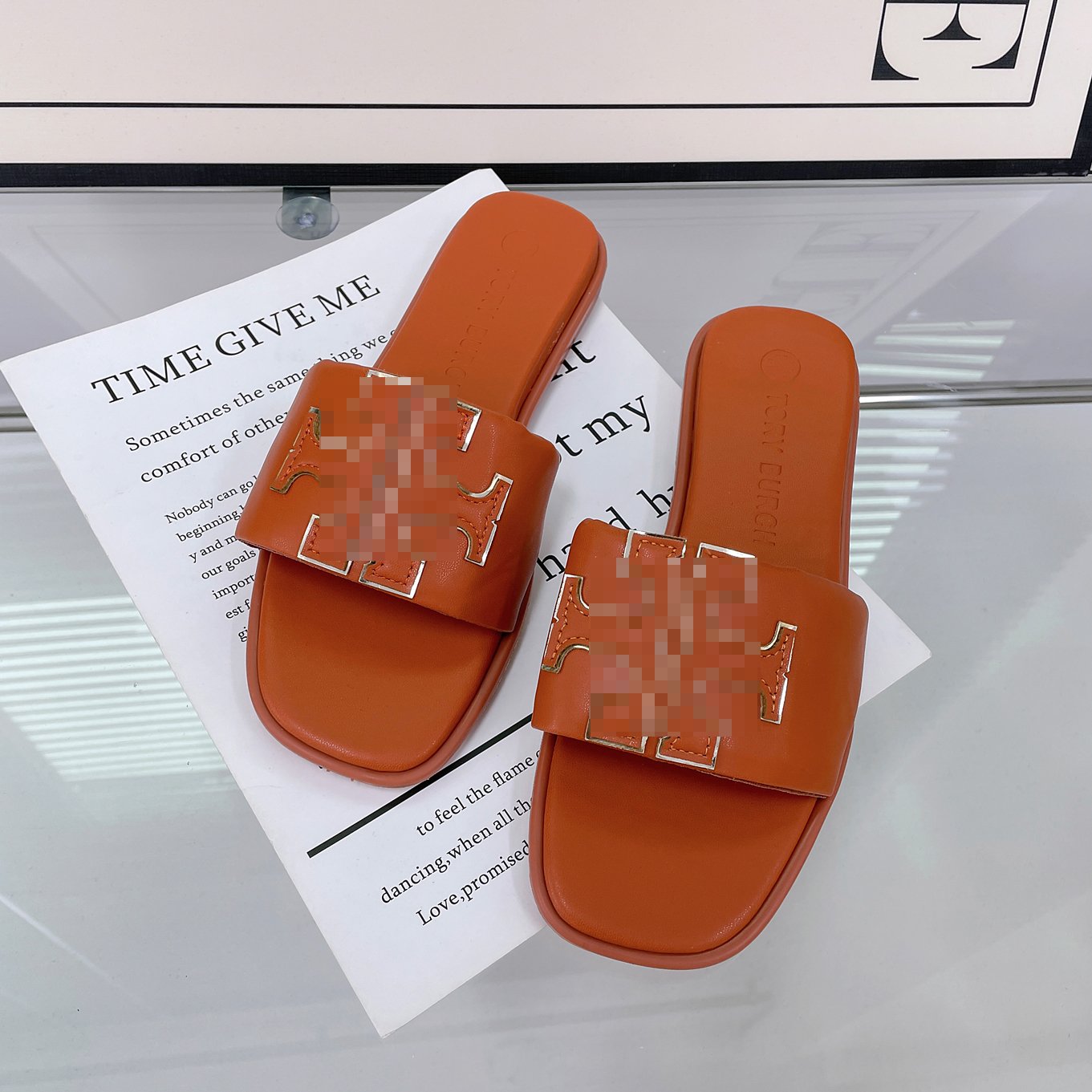 20234New Fashion PVC Flat Casual Slippers Women Girls Anti-Slip Lighted Cushioning Quick-Drying Leather Lining EVA Insole Beach
