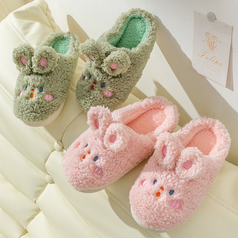 2024 Luxury Ladies Indoor Slides Fluffy Furry Plush Winter Fur House Slippers Cotton Insole EVA Trendy New Warm Slippers Women