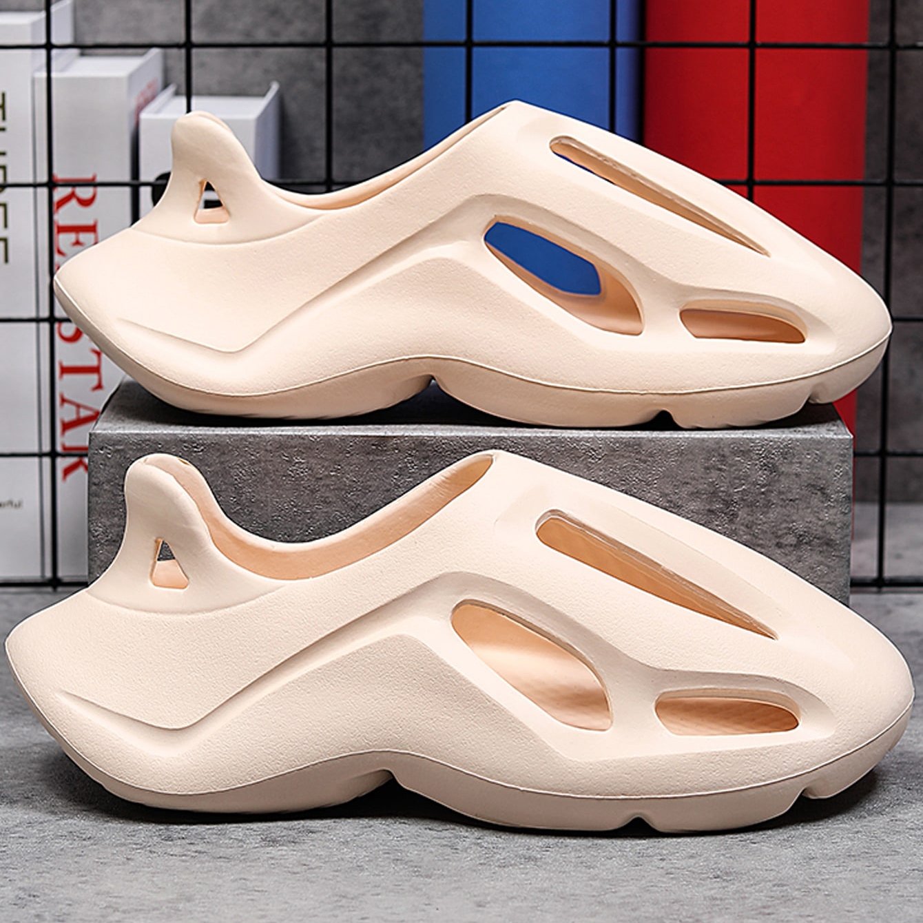 Custom Graffiti EVA Foam Runner Slides Barefoot Quick Dry Sport Sneaker Slippers Rubber Sandals Beach Shoes Sneaker for Men