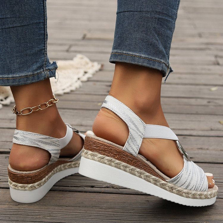New Flat Bottom Slope Heel Woven Thick Bottom Fish Mouth Casual Buckle Wearing Beach Outdoor women's high heel slippers
