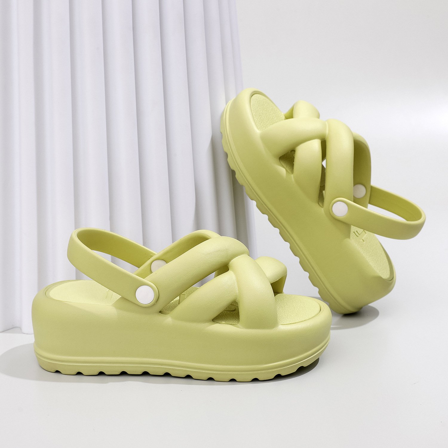 Wholesale Fashion Trend Anti-slip Eva Sandals for Summer Indoor and Outdoor Use Comfortable Beach Slide Slippers Sandals