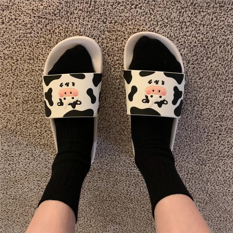 2024 New Arrival Women Cartoon Embossed Cow Summer Beach Slipper Outdoor Wholesale Female Ladies Slides Slippers